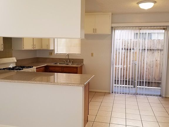 4th image of 405 N Marguerita Ave APT A