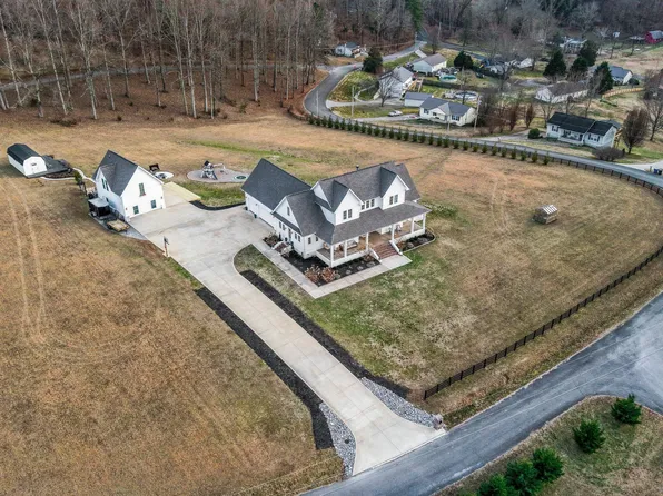 130 Hendren Ln, Clinton, TN 37716