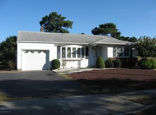 42 Fairfield Rd, Toms River, NJ 08757