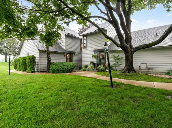 736 Glen Way #736, Gurnee, IL 60031