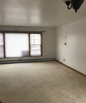 5th image of 2410 Thatcher Ave #2410