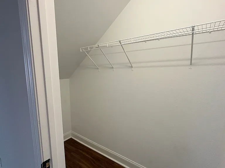 1126 Maple Tree Ln — Photo 11