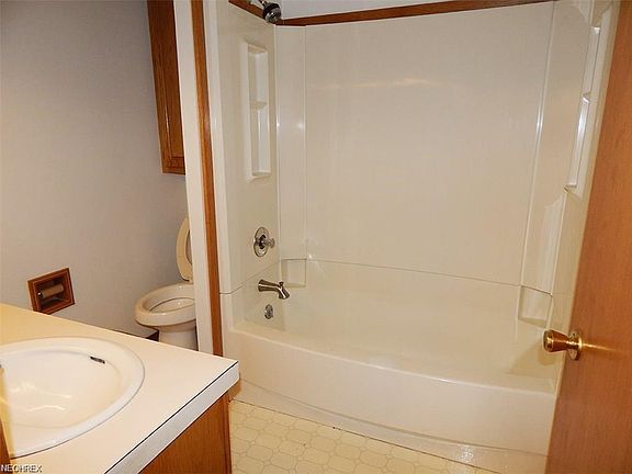 5th image of 38 15th St NW