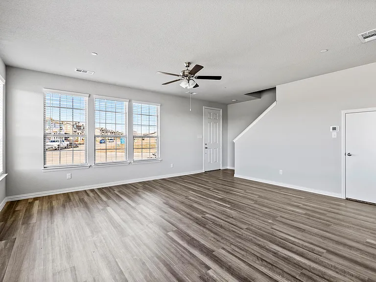3201 Solana Cir — Photo 19