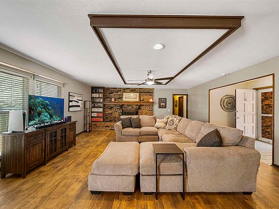 5th image of 1619 S Celia Ln