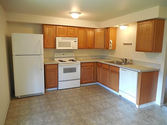 2nd image of 1355 W Railroad Ave