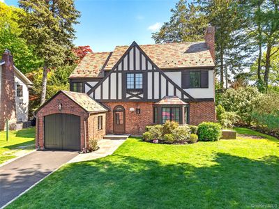 102 Quaker Ridge Road, Manhasset, NY, 11030