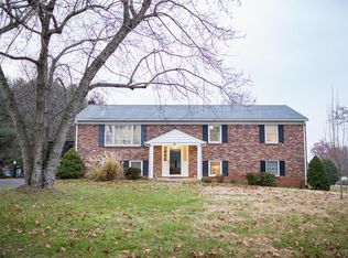 19 Mistletoe Dr, Forest, VA 24551