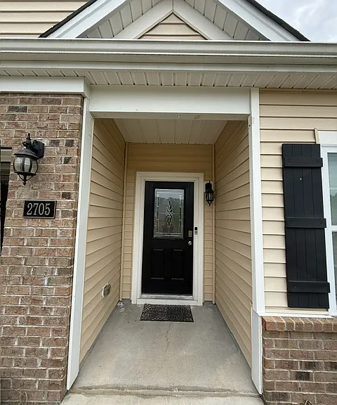 2705 Spring Valley Dr — Photo 2