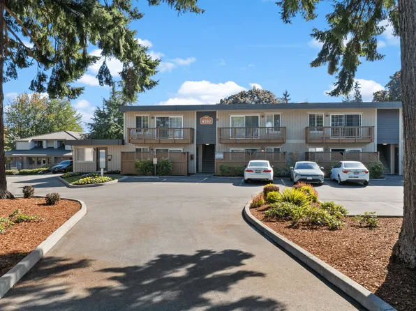 University Crossing Apartments