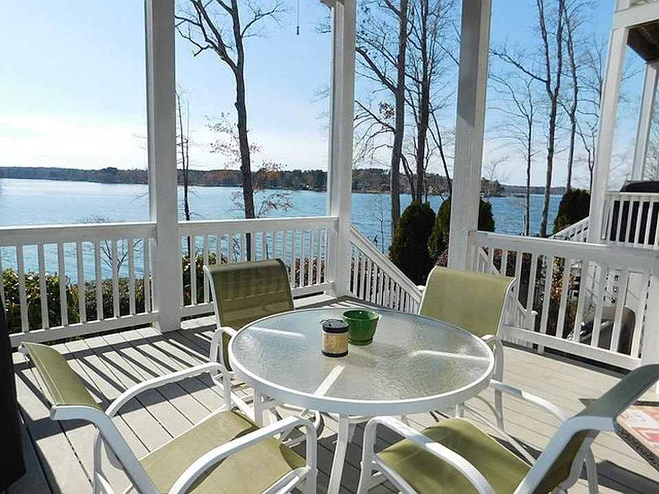 1st image of 107 Rolling Rock Ct