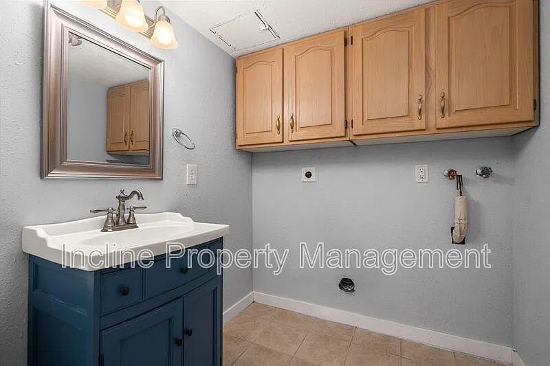 2 bed, 1.5 bath, 1030 sqft, $1,550 — Photo 3