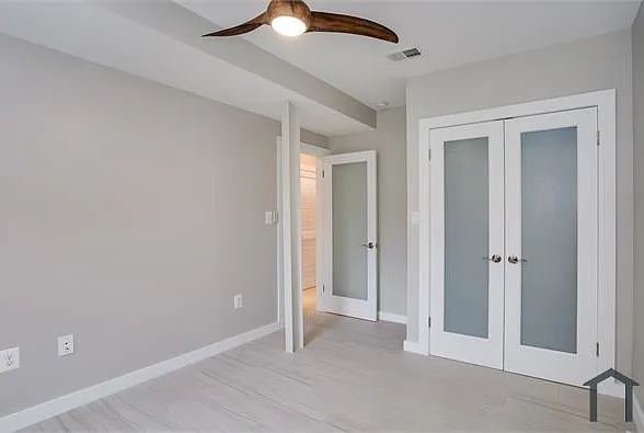 1360 Levis St NE #B — Photo 9