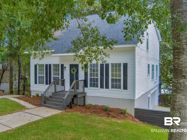 100 Avon Cir E, Daphne, AL 36526