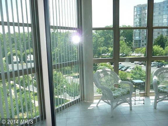 ENCLOSED BALCONY WITH PRETTY VIEW