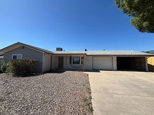 1584 E Sandy Ln Photo 1