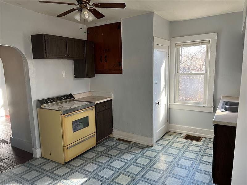 810 Neshannock Blvd, New Castle, PA 16101 Zillow