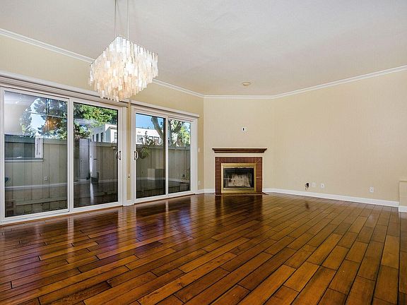 3rd image of 821 Laurel Ave