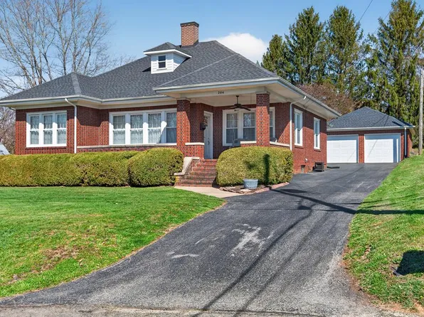 204 Water St, Hillsville, VA 24343