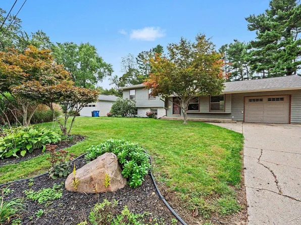 700 Knollwood Dr, Battle Creek, MI 49015