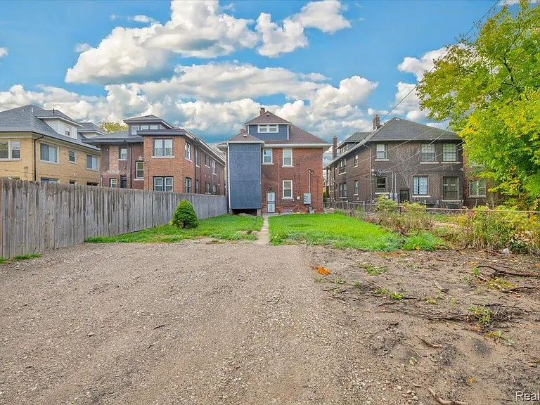 1502 Virginia Park St #B — Photo 17