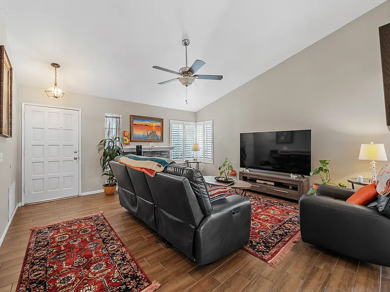1834 Olamar Way — Photo 7