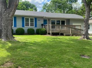 924 Melody Ln, Neosho, MO 64850
