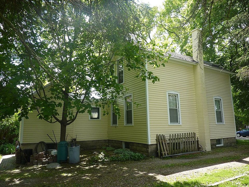 2nd image of 214 E 2nd St
