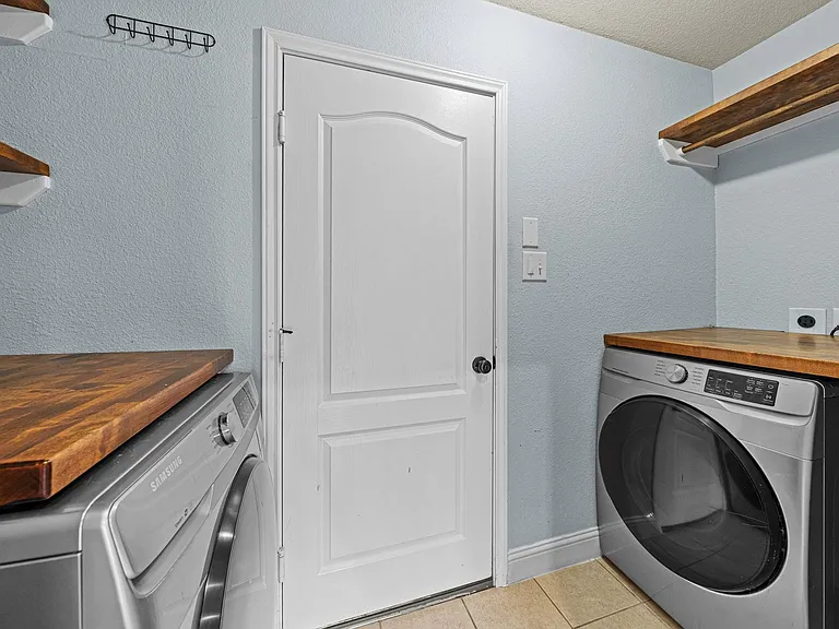 5102 Hardy St — Photo 13