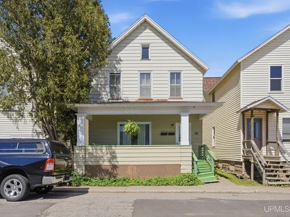 404 S 3rd St, Ishpeming, MI 49849