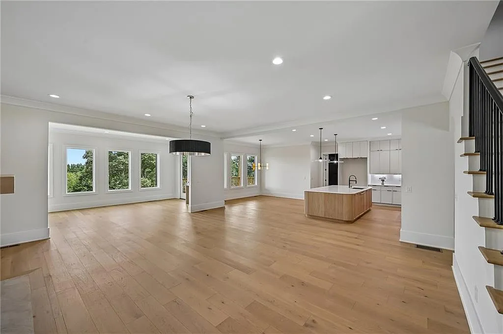 5 bed, 5.5 bath, 8569 sqft, $11,000 — Photo 4
