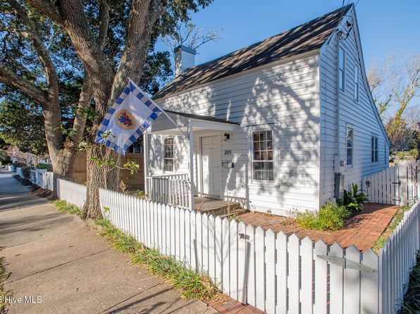 205 Moore St