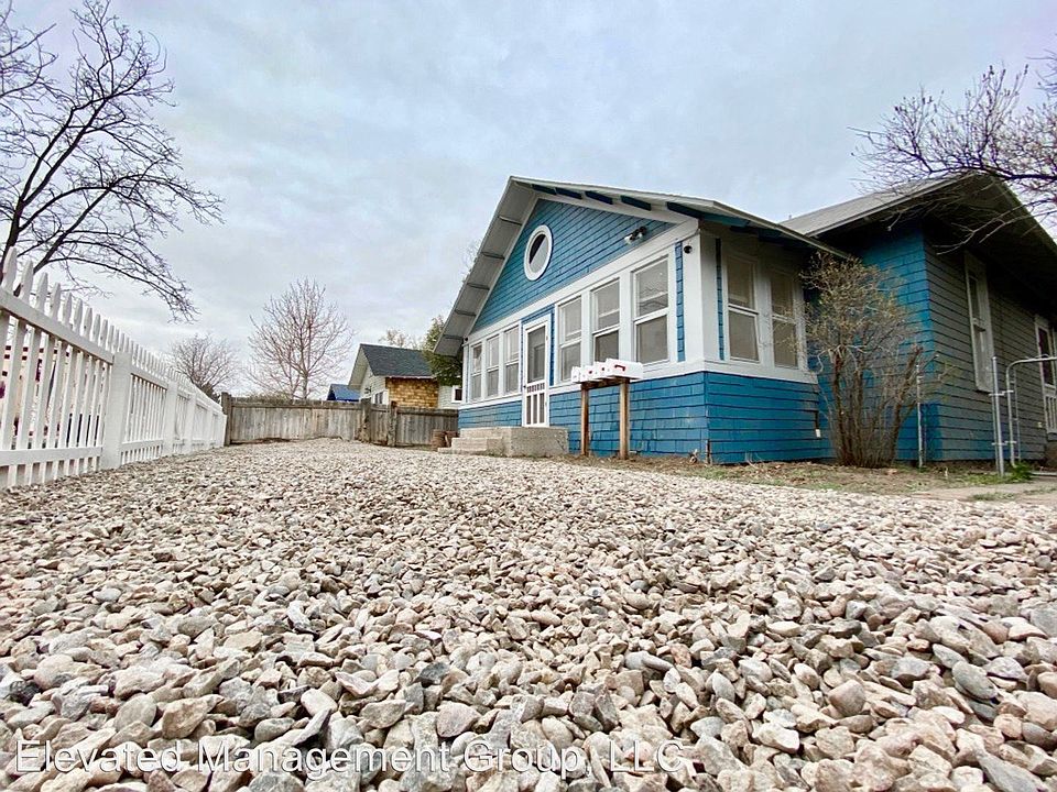 1st image of 715 Fruit Ave NW #1/2