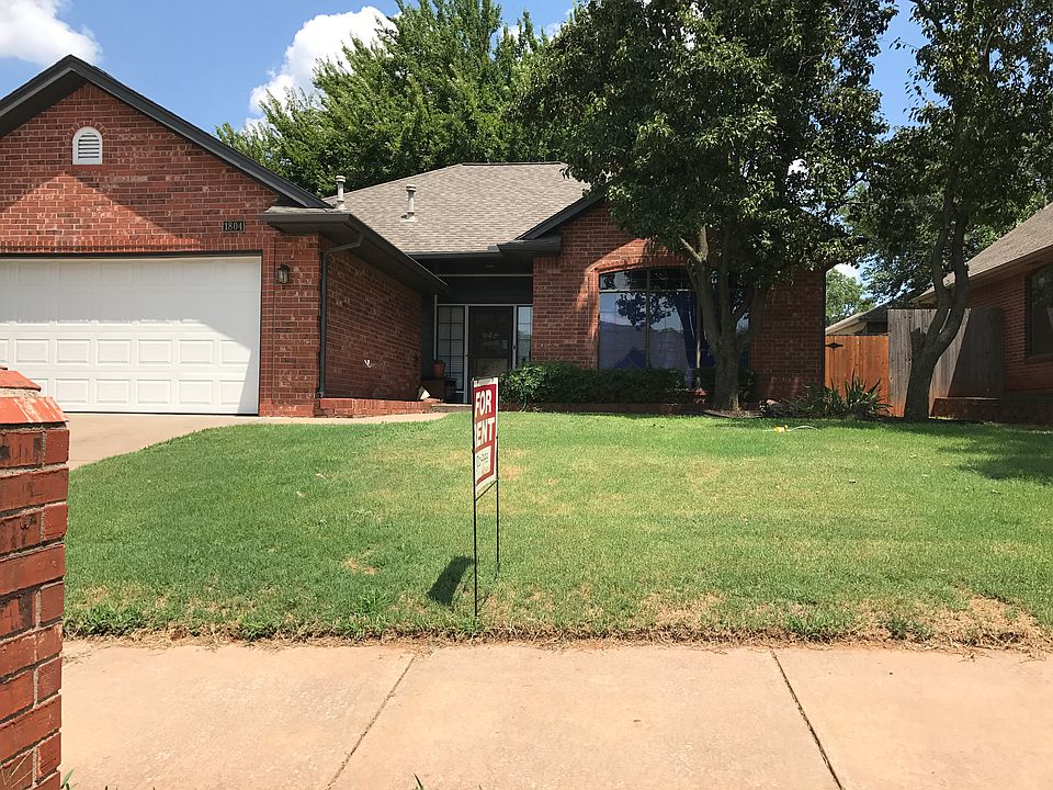 2nd image of 1804 Courtney Ln