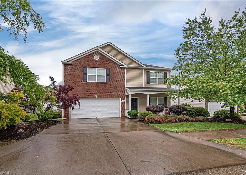 1st image of 4107 Pepperbush Dr