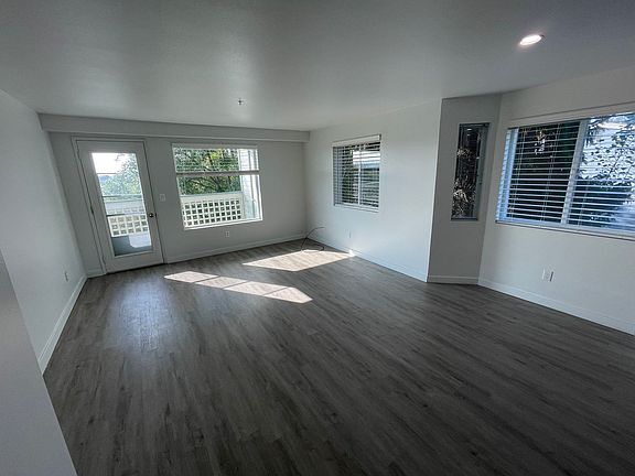4th image of 485 SW Bayshore Dr APT D203