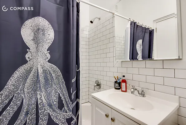 Rented by Compass | media 21