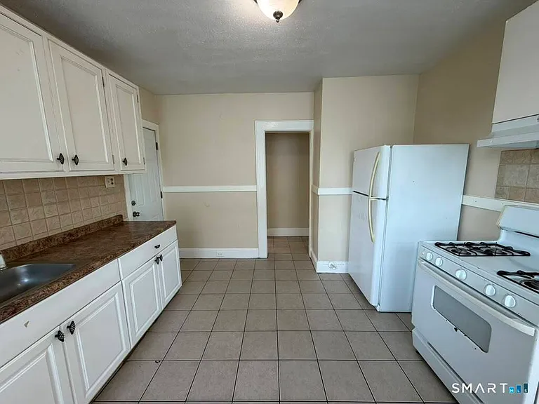 223 Wayne St #2 — Photo 15
