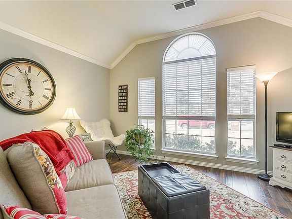 5th image of 2500 Thoroughbred Ln