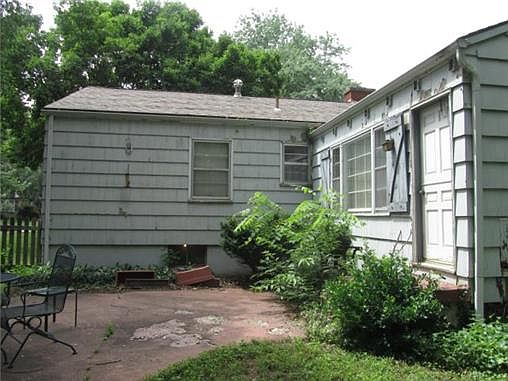 4th image of 7306 W 72nd St