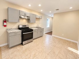 483 15th Ave, Newark, NJ