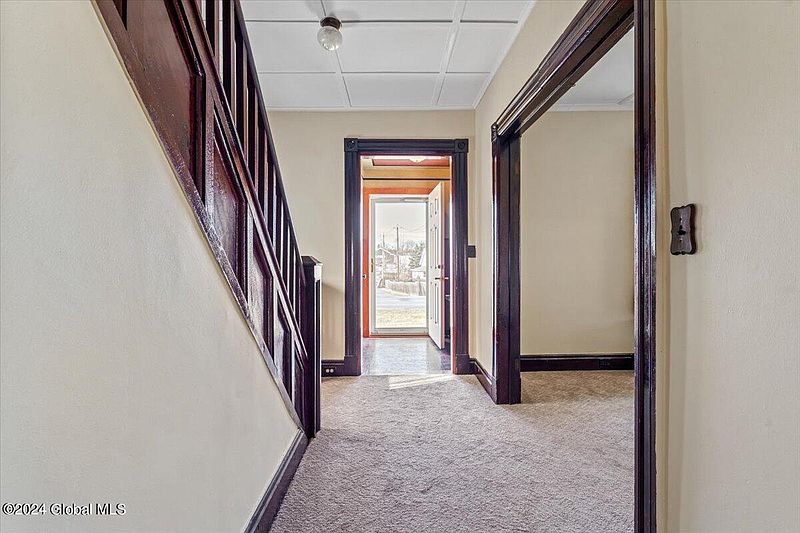 4th image of 161 Old Loudon Road