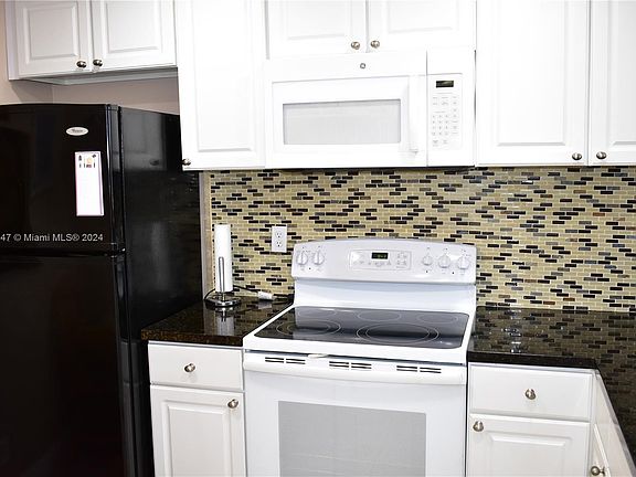 5th image of 9440 Sunrise Lakes Blvd APT 101