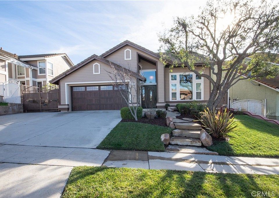 1st image of 3332 Deaver Dr
