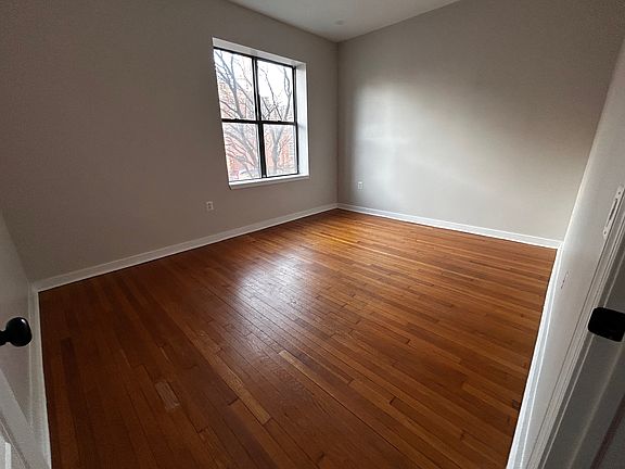 4th image of 2827 15th St NW