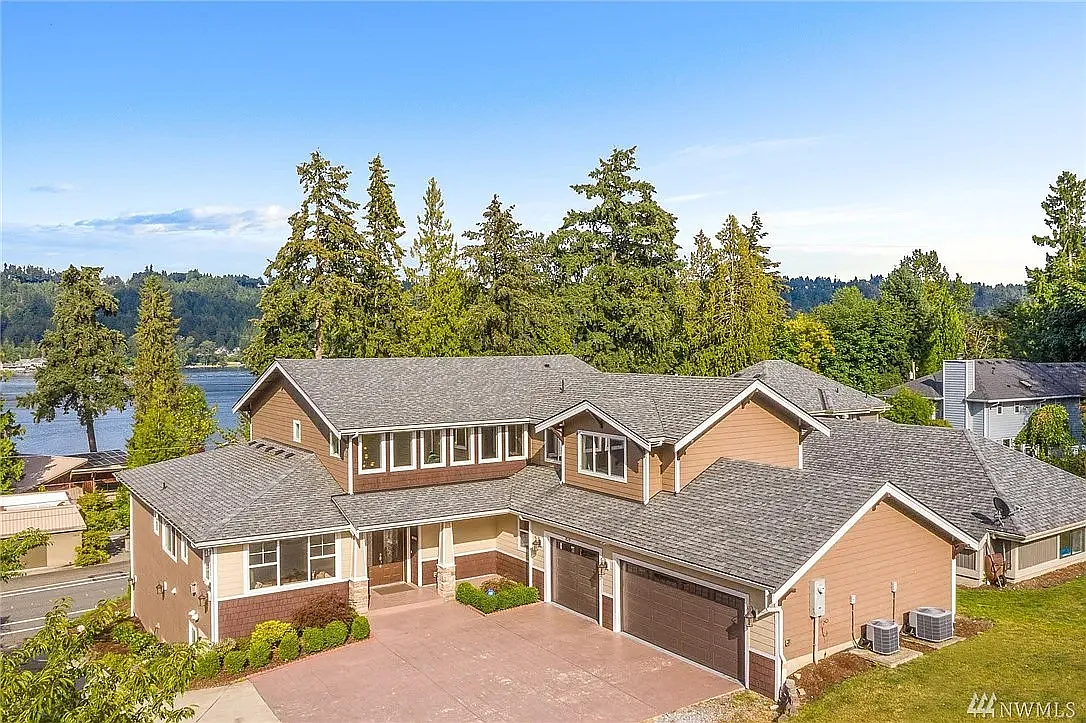 6 bed, 5.5 bath, 5830 sqft, $9,800 — Photo 4