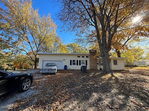 3rd image of 3101 S Cedar Ave