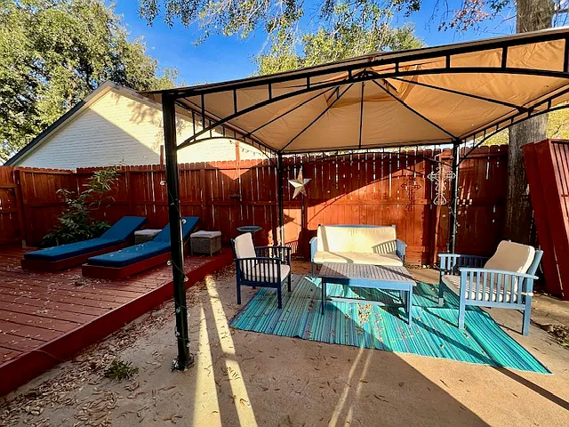 22107 Deville Dr — Photo 14