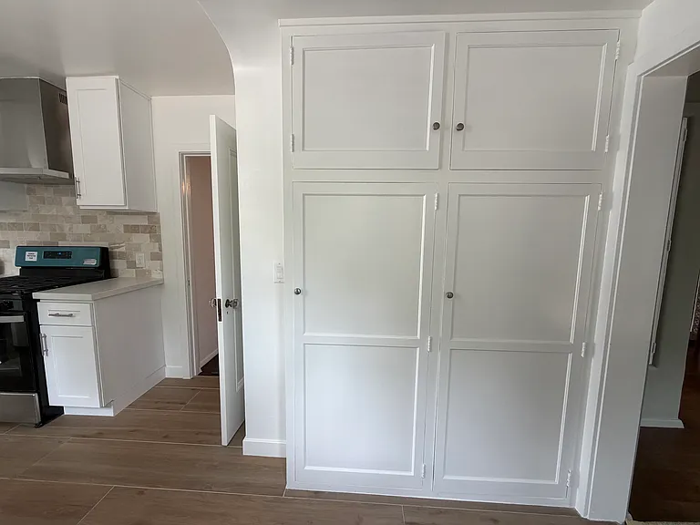 573 S Berkeley Ave — Photo 10