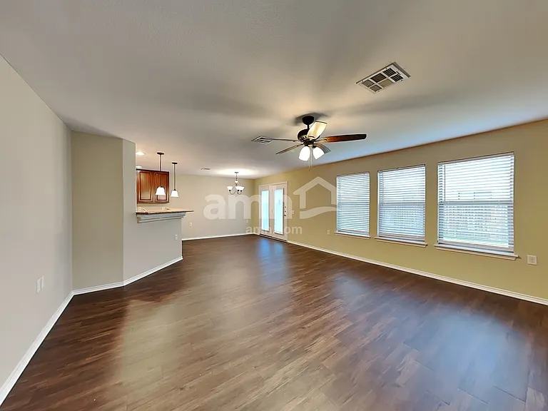 8905 Norwich Castle Dr — Photo 6